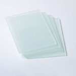 Glass plate for sample preparation by reverse loading method